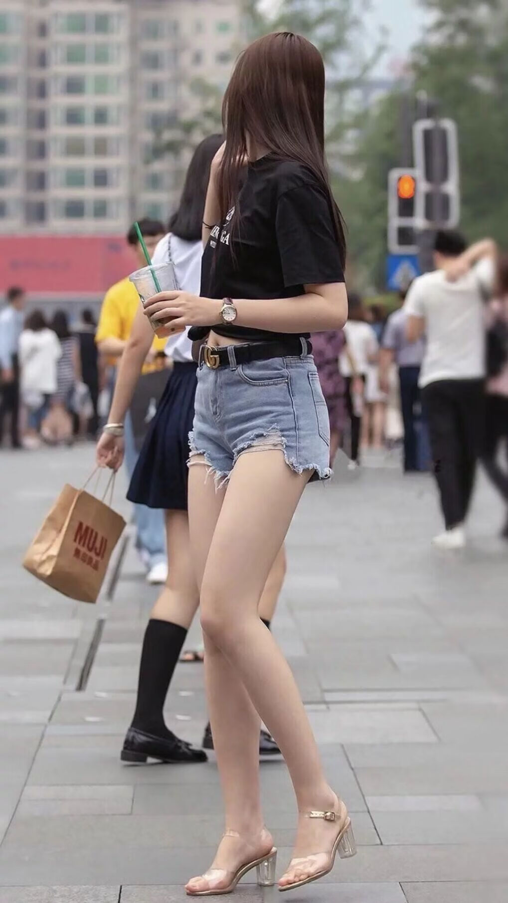 塞尔提克赢得惊险胜利，打败篮网保持领先，塞尔提长什么样