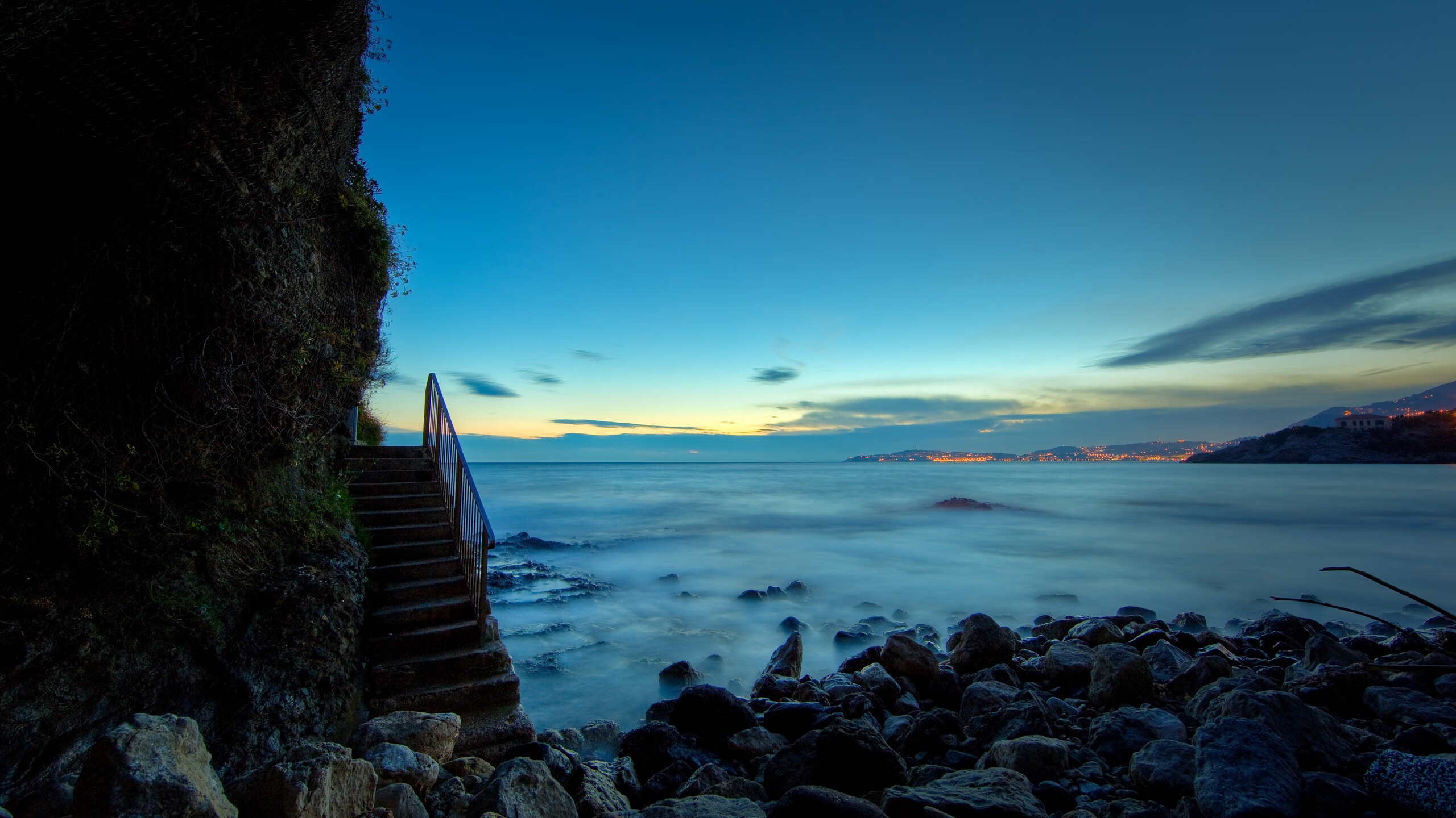 足球世俱杯-西甲决战一触即发：火力全开，场面火爆，西甲决赛回放