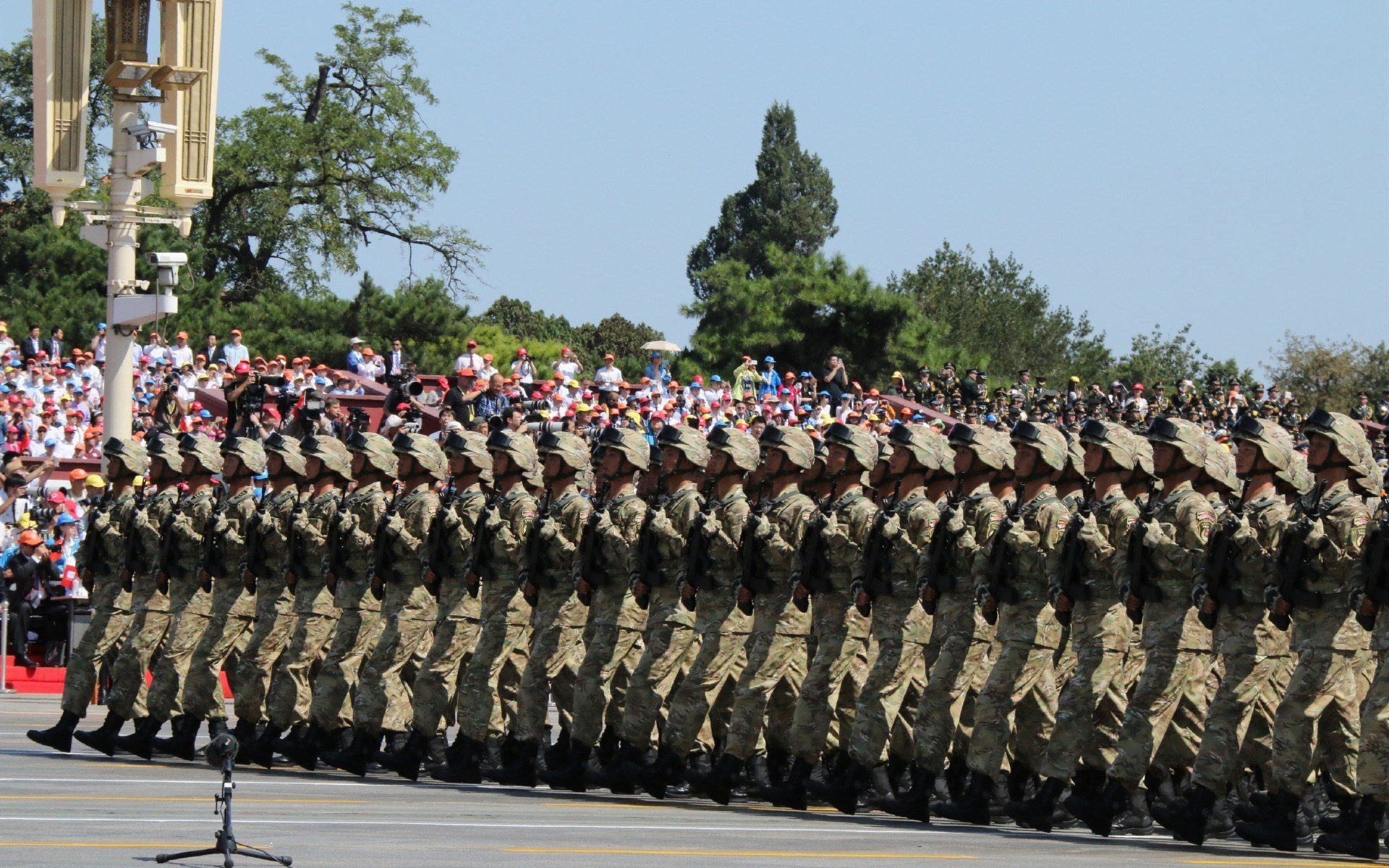 雷霆签下潜力中锋备战常规赛，雷霆主力队员